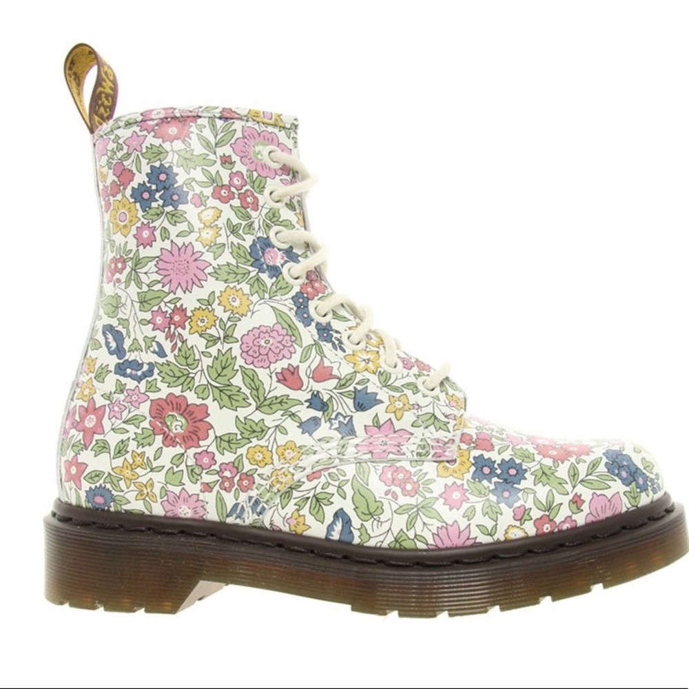 Liberty London floral dr. Marten boots